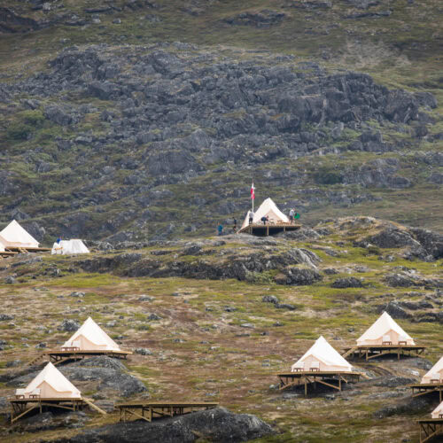 Tents and flag. - Photo by Stine Selmer Andersen - Visit Greenland