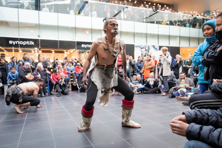 Inuit-dancing-at-nuuk-center